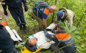 В Кемерове на Люскусе мотоциклист получил травму во время езды по лесу