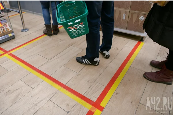 Кемеровчане пожаловались на иностранцев, совершивших намаз в «Ленте»