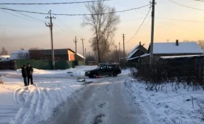 В Кузбассе машина сбила семилетнюю девочку на снегокате