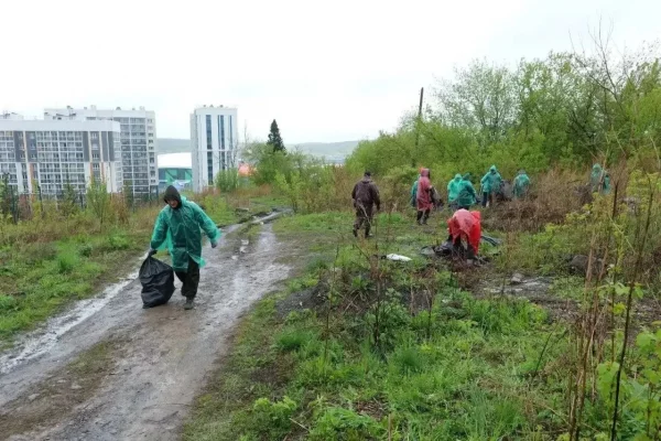 В Кемерове ликвидировали несанкционированную свалку Октябрьском проспекте