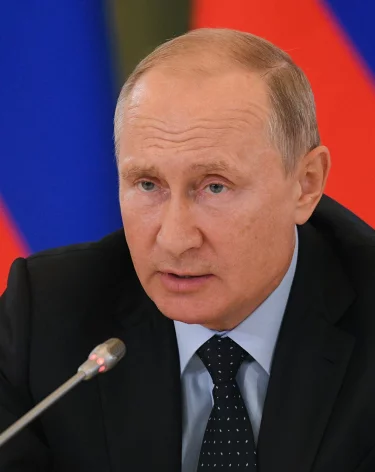 Путин поручил широко использовать технологии ИИ по всей стране