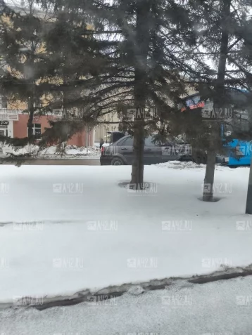 Фото: В Кемерове на Советском проспекте столкнулись легковой автомобиль и автобус 2