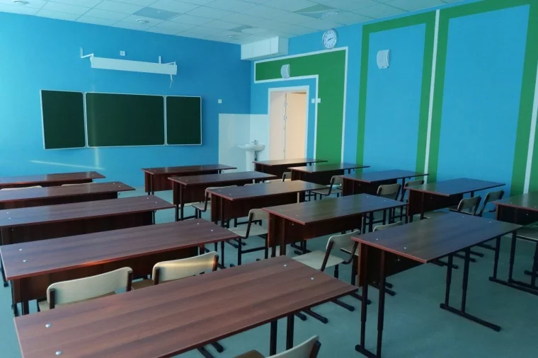 Фото: В Кемерове комиссия проверила капремонт школы № 54 в Плешках 2