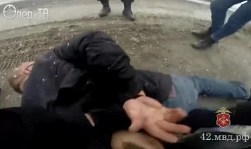Фото: В Кузбассе задержаны наркосбытчики с крупной партией наркотиков. Им грозит пожизненное заключение 1