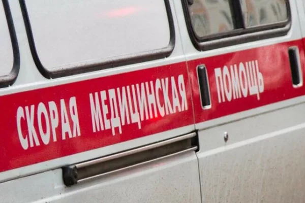 В Екатеринбурге дети начали задыхаться перед уроком физкультуры, более 10 человек в больнице