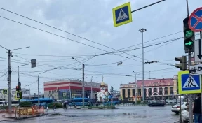 В Новокузнецке возобновили движение транспорта по проспекту в центре