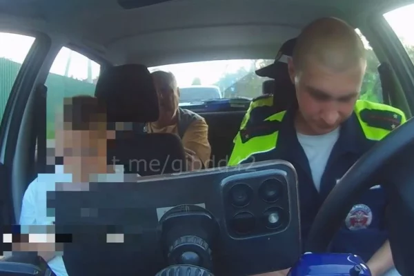 В Кузбассе 11-летний мальчик в детском кресле управлял автомобилем