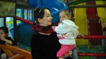 Фото: 12-летняя девочка из Чечни претендует на звание самой маленькой девочки России 1