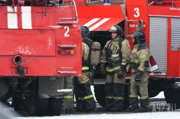 Фото: В Кузбассе в квартирах жилого дома сгорели электросчётчики во время пожара 1
