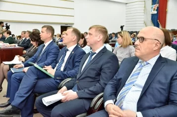 Фото: Кузбасские депутаты утвердили бездефицитный бюджет на 2018 год 1