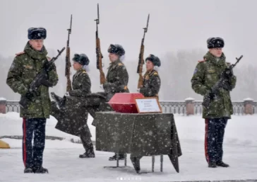 Фото: В Мариинске с воинскими почестями предали земле останки солдата ВОВ 3