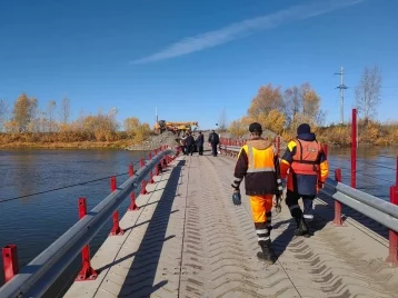 Фото: В Ачинске погибшими при падении грузовика в реку оказались жители Кузбасса 1