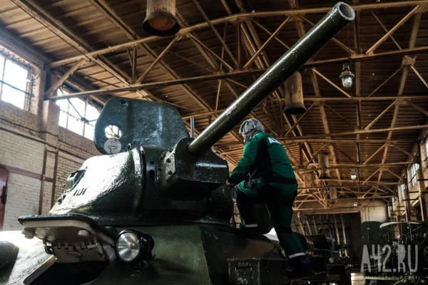 В Кемерове танк Т-34 сняли с постамента и отправили на техобслуживание