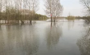 «Вода прибыла более чем на два метра»: мэр Новокузнецка сообщил о повышении уровня воды в реках