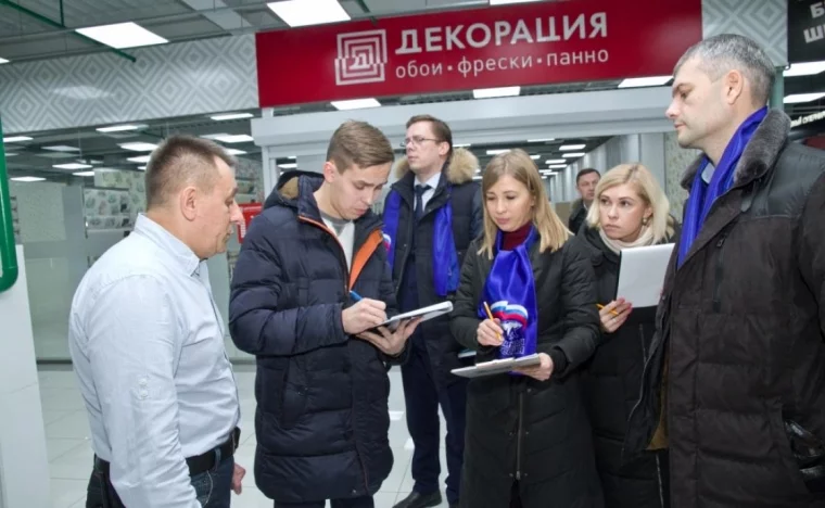 Фото: Кузбасские депутаты проверили безопасность в торговых центрах 4
