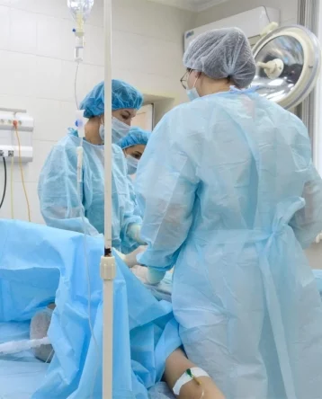 Фото: В Кемерове гинекологи успешно провели сложную операцию женщине 1