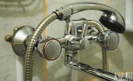 Вода перестала поступать жильцам верхних этажей в Таштаголе