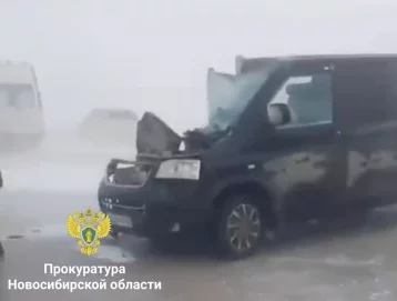 Фото: На трассе в Новосибирской области семь человек пострадали в двойном ДТП, которое произошло из-за непогоды 1