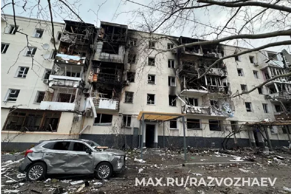 Губернатор Севастополя Развожаев показал фото с места взрыва в жилом доме