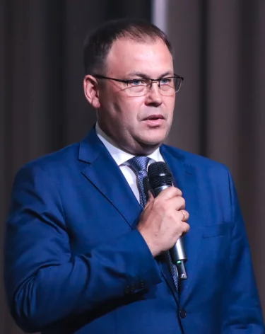 Губернатор Илья Середюк поздравил кузбассовцев с Днём Конституции