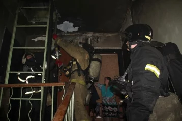 Фото: В Кемерове пожарные спасли 92-летнюю женщину — она едва не задохнулась 1