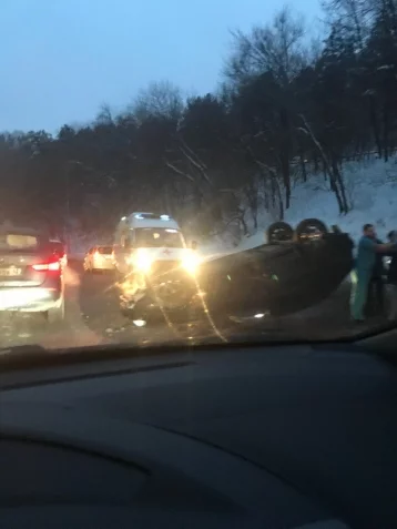 Фото: Пользователи соцсетей сообщили о серьёзной аварии в районе Кузнецкого моста в Кемерове 1