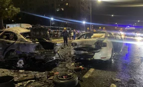 В Краснодаре в огненном ДТП погибли три человека, сгорели две машины