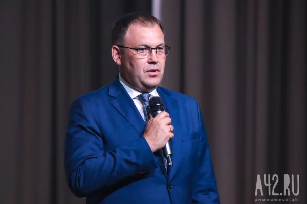 Губернатор Илья Середюк поздравил кузбассовцев с Днём Конституции