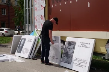 Фото: «Исторический момент»: в Кемерове начали устанавливать часы на стелу в Кировском районе 5