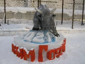 Фото: В Кузбассе осуждённые создали более 500 снежных фигур 2