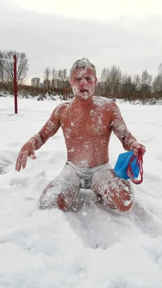 Фото: Кузбасские любители зимнего плавания отметили День моржа 4