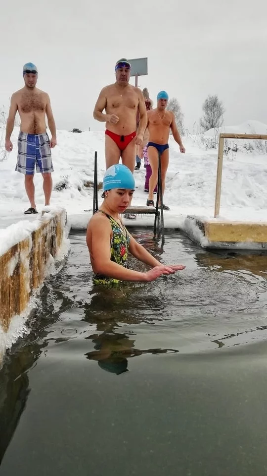 Фото: Кузбасские любители зимнего плавания отметили День моржа 5