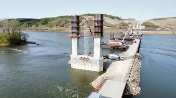 Фото: Второй этап монтажа пролётов моста «Звёздный» на дороге в обход Кемерова планируется начать в июне 1