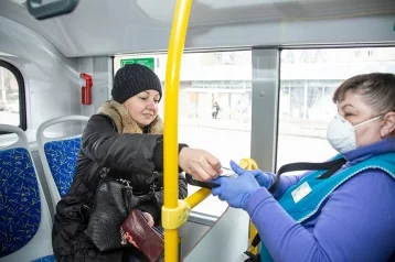 Фото: В Кузбассе ускорят переход на безналичную оплату проезда в транспорте из-за ситуации с коронавирусом 1