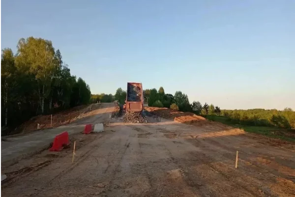 На повреждённом участке трассы Бийск — Новокузнецк начали восстанавливать обе полосы движения