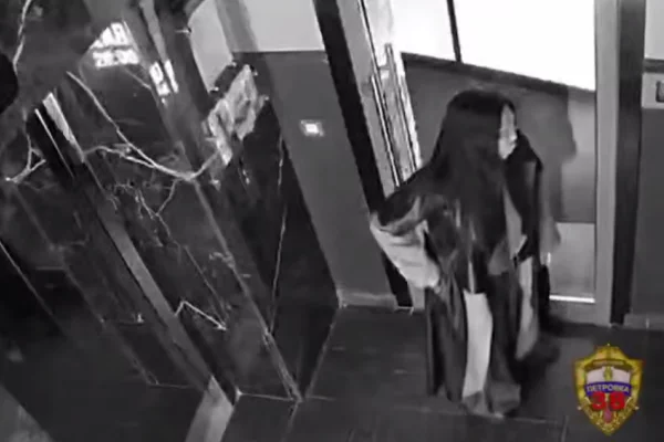 На ударившую ножом администратора караоке-бара москвичку завели уголовное дело