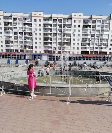 Фото: Мэр кузбасского города призвал родителей запретить детям купаться в фонтанах 1