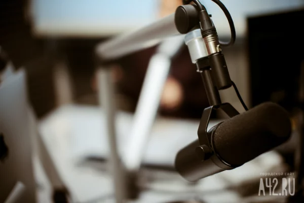 Мужчина угрожал взорвать радиостанцию в Петербурге, требуя пустить его в эфир