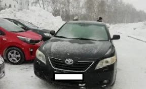 В Кемерове наказали водителя, перегородившего парковку