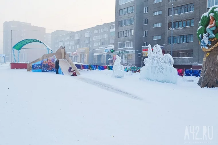 Фото: Царь горы: обзор ледовых городков Кемерова 17