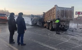 В Томской области на трассе скорая столкнулась с грузовиком, есть жертвы