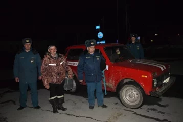Фото: Кузбасский рыбак стал заложником снежных торосов 1