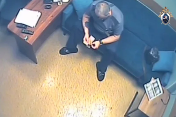 Три взятки на 700 тысяч рублей: в СК рассказали детали дела главврача Кузбасского центра охраны здоровья шахтёров