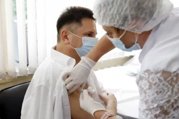 Фото: Сотрудники парламента Кузбасса поставили прививки от коронавируса 1