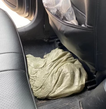 Фото: Полицейские изъяли из незаконного оборота крупную партию наркотиков, которую везли в Кемерово 3