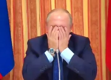 Фото: Рука, лицо, стыд: Путин ужаснулся познаниям министра Ткачёва 1