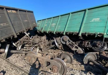 Фото: В Приамурье 20 вагонов сошли с рельсов после столкновения с автомобилем, движение поездов приостановлено 1