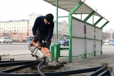 Фото: В Кемерове подрядчик приступил к ремонту сквера в Кировском районе 2