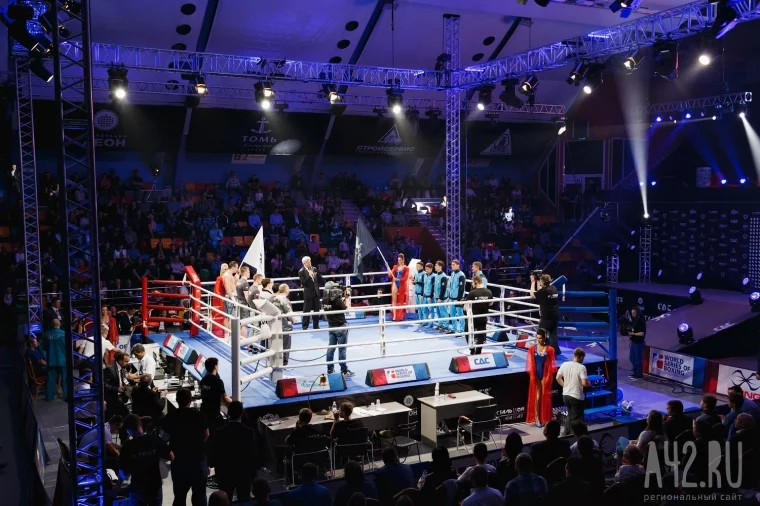 Фото: Чемпионский шаг: первый бой Миши Алояна на профессиональном ринге 7