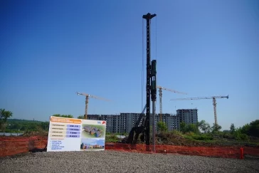 Фото: В Новокузнецке начали строить школу на 1100 мест, забита первая свая 3